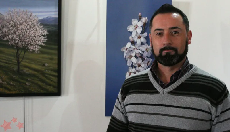 Francisco Javier Moreno Valle: Un artista ubriqueño que fusiona técnicas y soportes en su obra