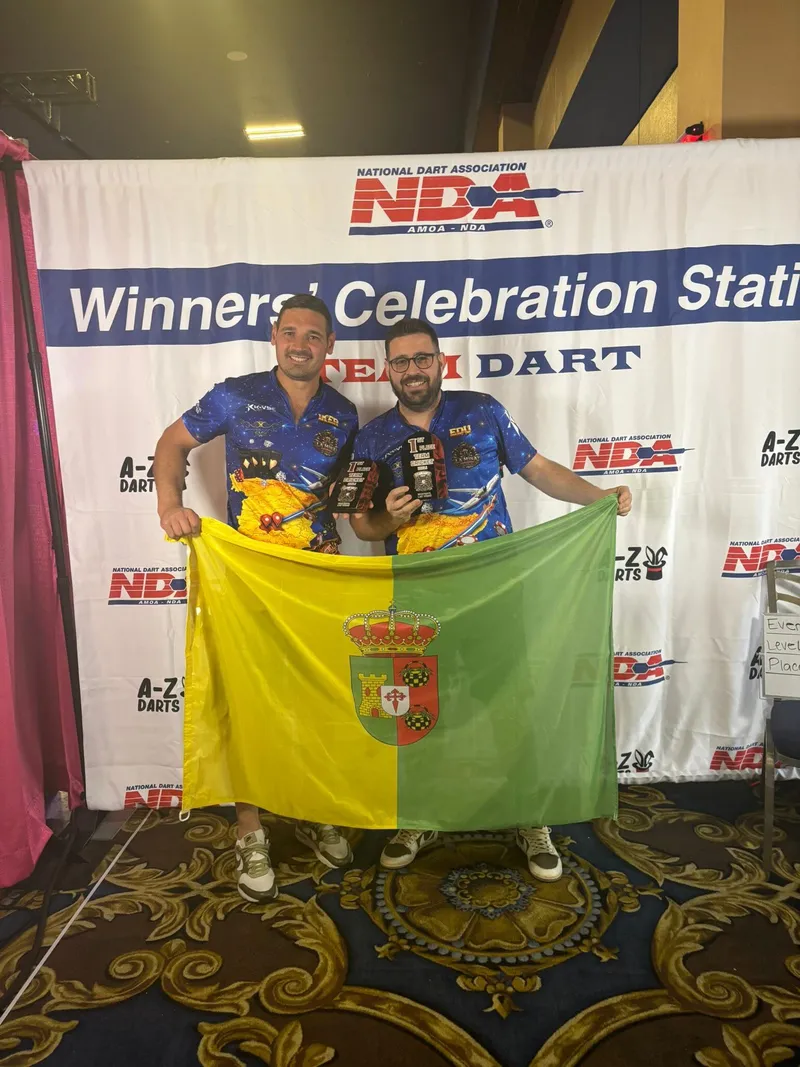 Tricampeones del mundo de dardos: Torrenueva celebra el éxito de Edu e Iker en Las Vegas