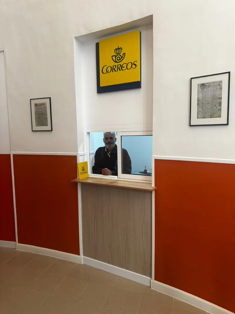Correos agiliza su servicio en el Ayuntamiento de Batres con nuevo horario y ubicación
