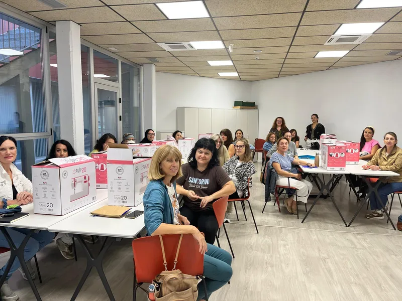 Bargas inicia su programa formativo con un curso de emprendimiento en costura