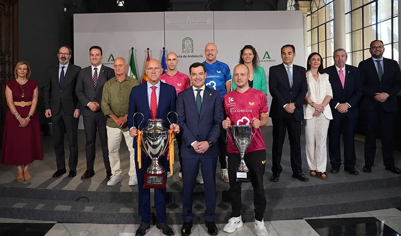 Juanma Moreno felicita al Real Club Priego por su título de Copa de Europa de tenis de mesa