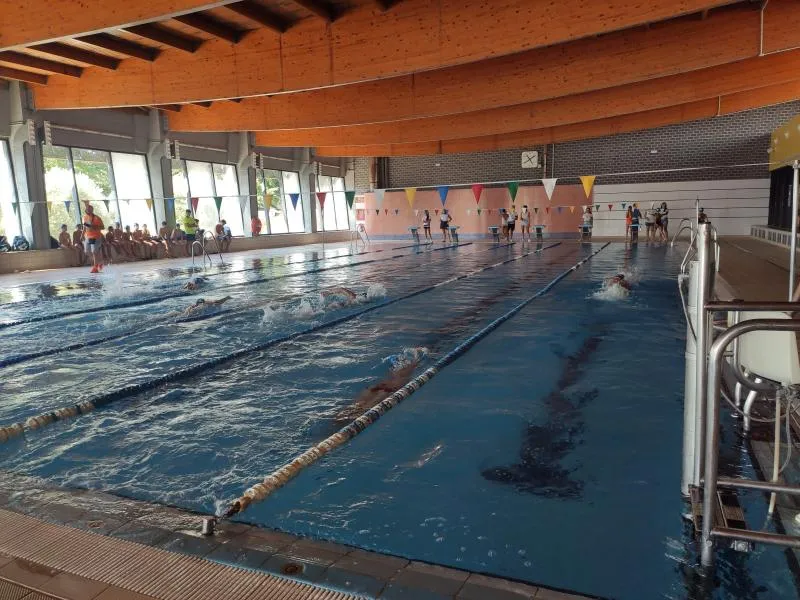 Daimiel abre inscripciones para cursos de natación de verano 2026 en la Piscina Climatizada