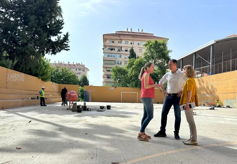 Fuengirola habilita una pista de hockey sobre patines en el colegio El Tejar