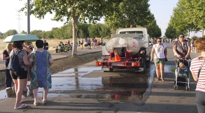 Alovera celebra con éxito el eclipse solar con miles de asistentes y gafas gratuitas