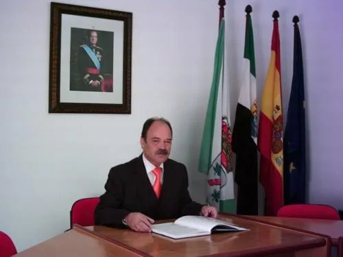 El alcalde de Valdemorales da la bienvenida a la era digital con la nueva web municipal