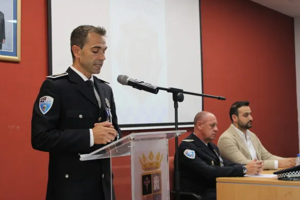 Pedro Muñoz homenajea a su Policía Local en San Juan con distinciones y reconocimientos
