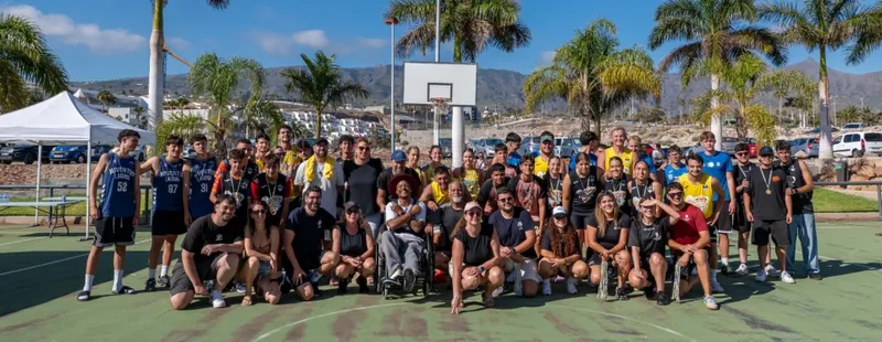 El II Torneo Solidario 3x3 La Caleta recauda fondos para la campaña 'Mi abuelo solidario'