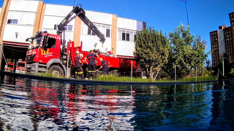 València invierte 50.000 euros en renovar la piscina de entrenamiento de sus bomberos