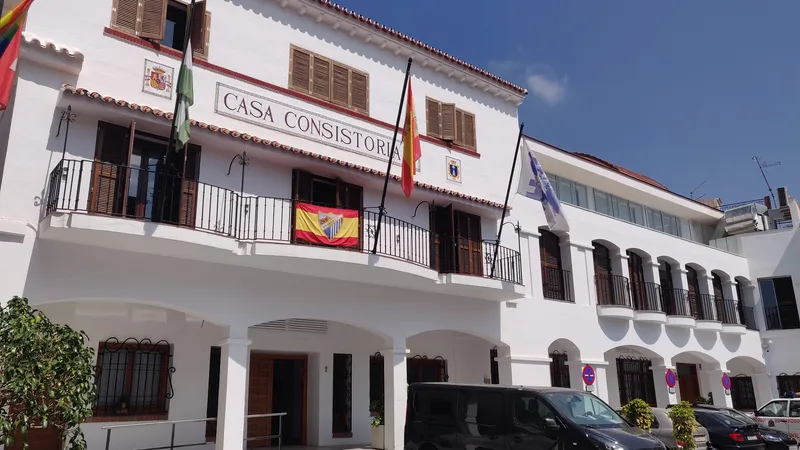 Algarrobo convoca una plaza de administrativo por promoción interna
