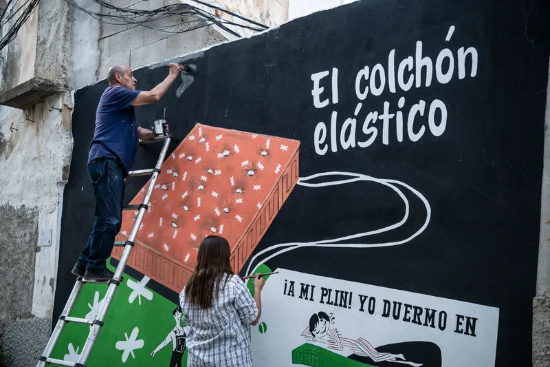 Quinto transforma sus calles en un museo de publicidad antigua con 'Retrospectiva'