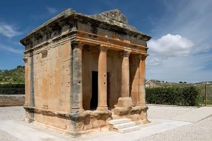 El Mausoleo de Miralpeix en Caspe: Un Vestigio Romano Trasladado por el Embalse