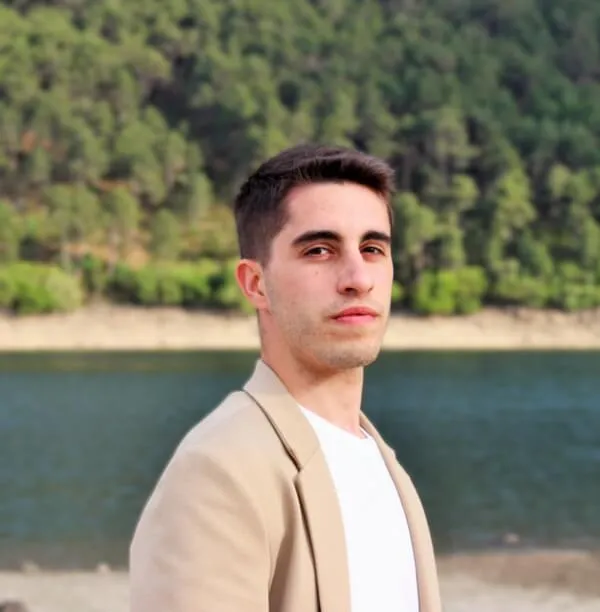 Moralzarzal presenta el poemario 'Reconversión de Los Elementos' de Alejandro Nuño