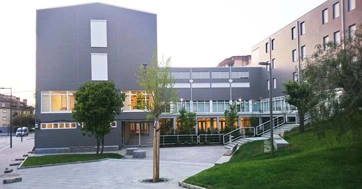 El Edificio de la Emigración en Irun reabre sus puertas con nuevos servicios municipales