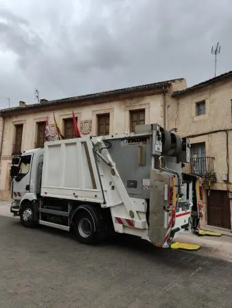 Sepúlveda estrena camión para la recogida de residuos urbanos