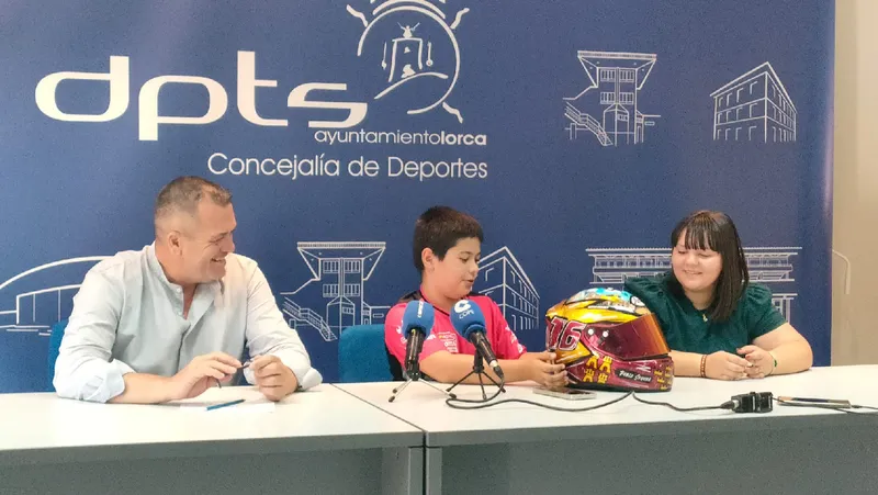 Pablo Segura lleva la imagen de Lorca por los circuitos internacionales con su nuevo casco