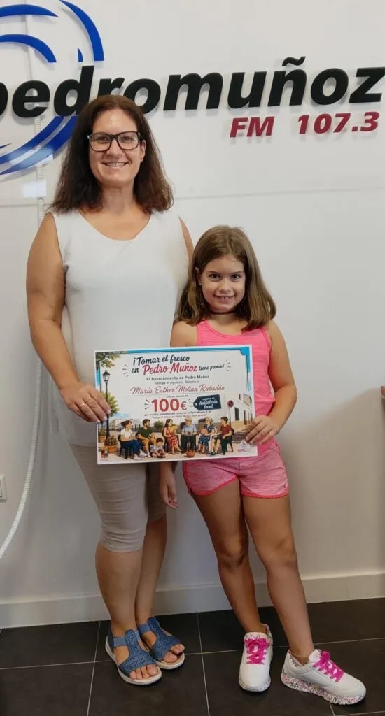 María Esther Molina gana el concurso 'Tomar el fresco en Pedro Muñoz tiene premio'