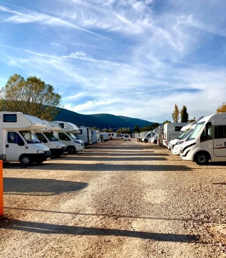 Vinuesa habilita un área de estacionamiento para caravanas con servicios básicos