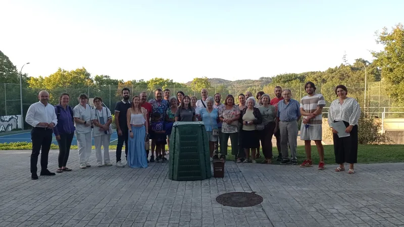 Covelo impulsa la recogida selectiva de residuos con la entrega de 20 nuevos compostadores