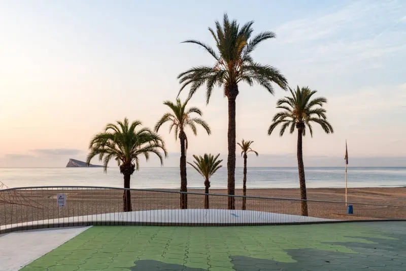 Benidorm presenta la oficina de rodajes y sus servicios para producciones audiovisuales