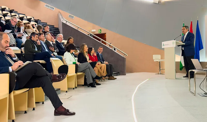 La Junta de Andalucía destina casi tres millones a la formación de personal de 29 entidades locales