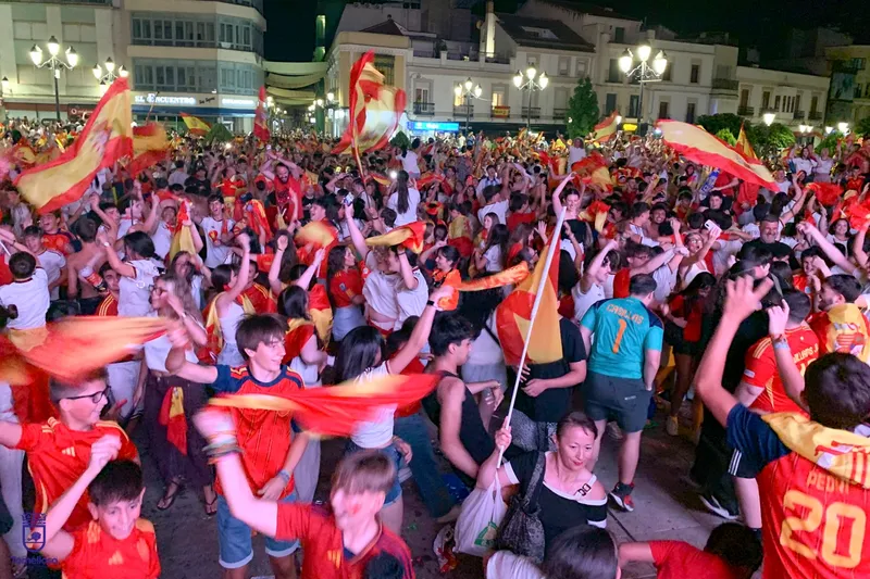 Tomelloso celebra la victoria de España en la Copa del Mundo con una fiesta multitudinaria