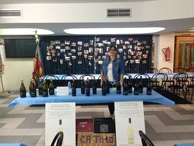 Bodega Ca Tino presenta vinos de la DO Utiel-Requena en Llíria