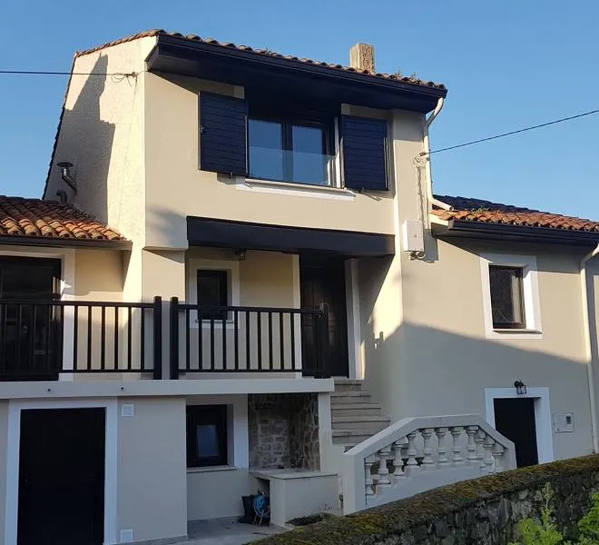 Ribadevega: Casa de aldea rehabilitada a 100 metros de la Playa de Vega