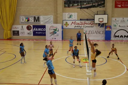 Manzanares acoge un trofeo de voleibol de élite como Villa Europea del Deporte