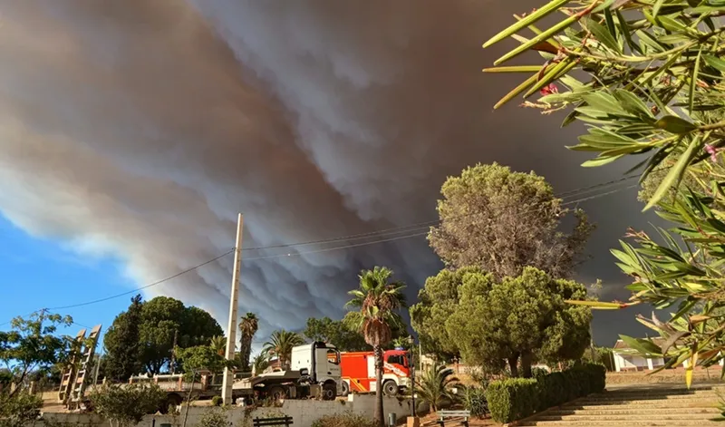 El Plan Infoca se eleva a nivel 2 por el incendio forestal de Niebla ante la evolución del fuego