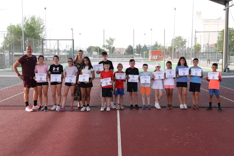 La Escuela Municipal de Tenis de Benavente pone fin a su curso 2025/26
