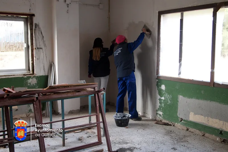 Guijuelo impulsa la empleabilidad con talleres de albañilería y jardinería