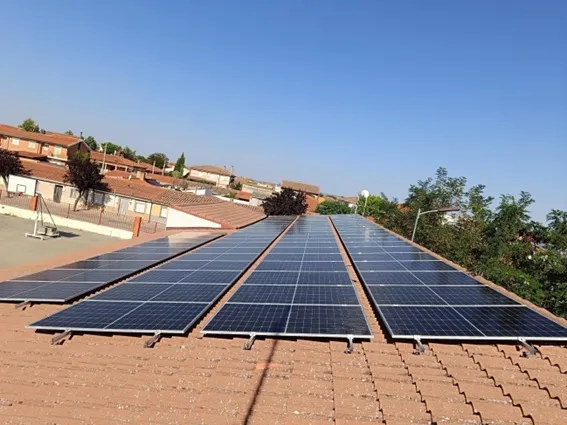 Villaralbo impulsa la energía limpia con ayudas europeas en colegios y centro médico