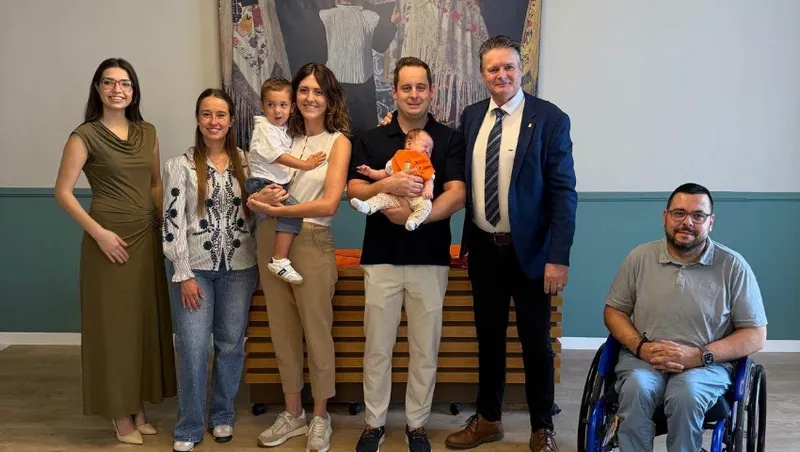 Fraga celebra 'Mi Primer Pilar' con la entrega de pañoletas a 67 bebés