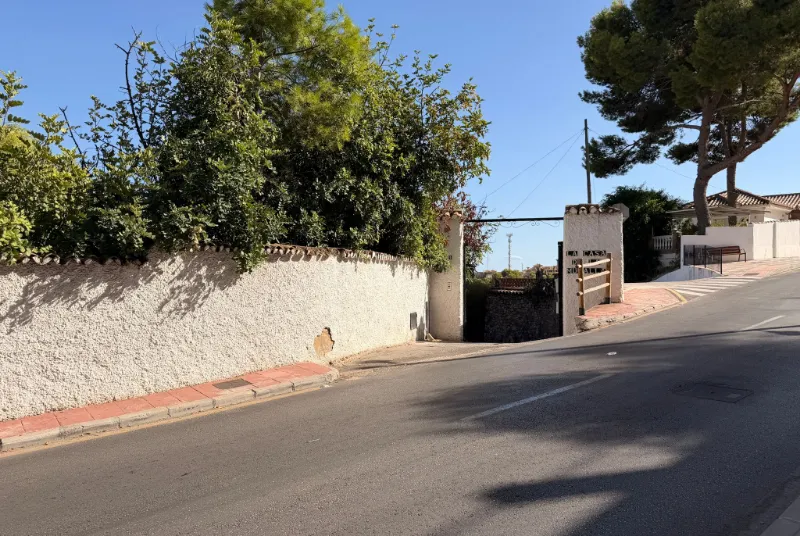 Benalmádena amplía la avenida Retamar para mejorar la circulación y accesibilidad