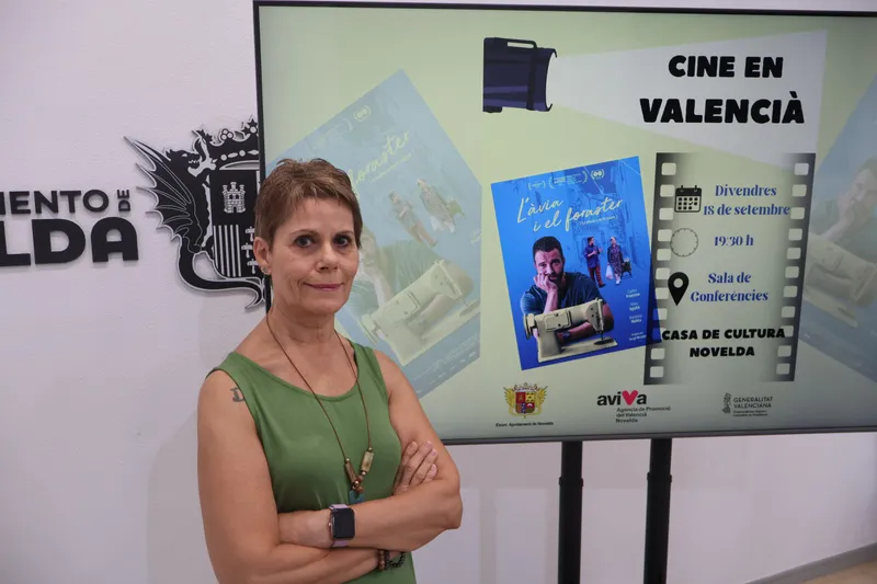 Novelda proyecta 'L’àvia i el foraster' para acercar el cine en valenciano a la ciudadanía