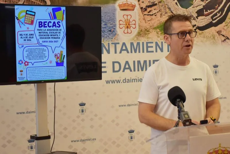 Daimiel destina 13.000 euros a becas de material escolar para el curso 2026/2027