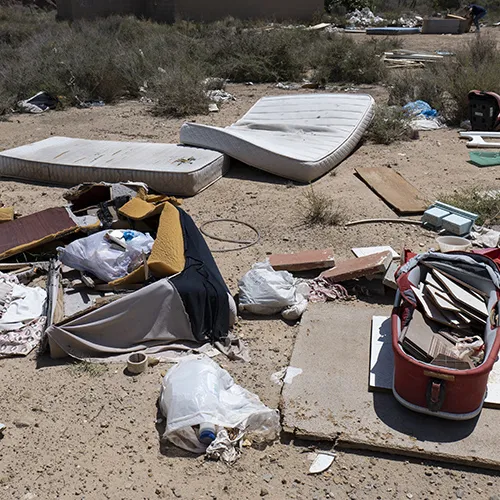 Agost alerta sobre el abandono de residuos voluminosos y conductas incívicas