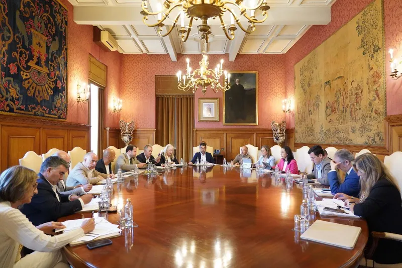 La Diputación de Pontevedra destina 740.000 euros a mejorar caminos en cinco municipios