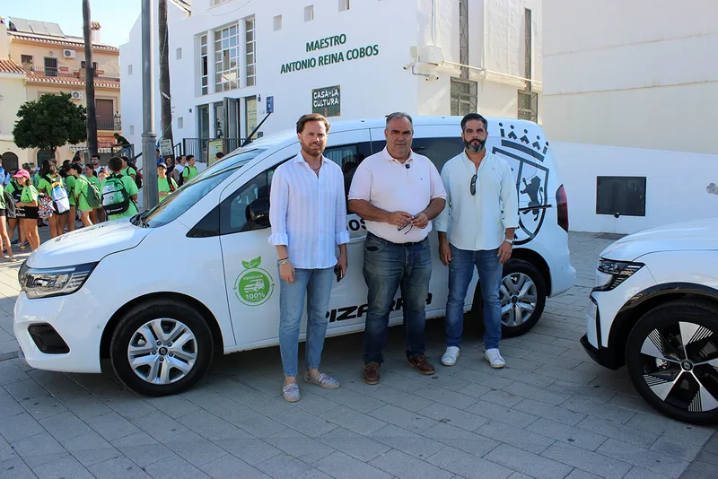 Pizarra renueva su flota con tres vehículos eléctricos para mejorar la sostenibilidad