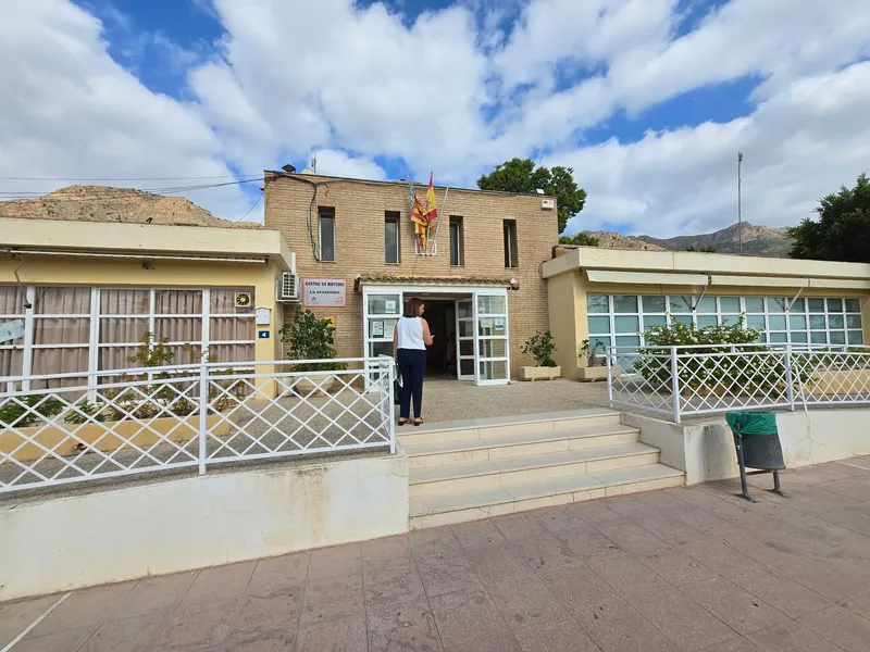 Orihuela destina 8.400 euros a la limpieza de canalones en sus 17 consultorios médicos