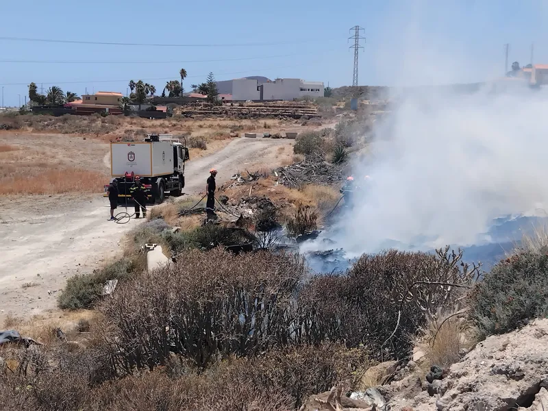 Controlado un conato de incendio en Candelaria con acumulación de residuos