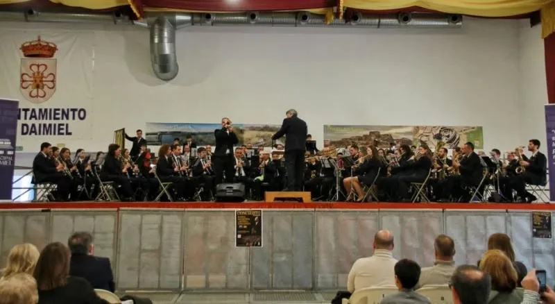 La Banda Municipal de Daimiel celebra su 150 aniversario con un desfile de antiguos músicos