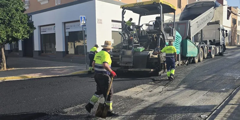 Utrera avanza en su plan de asfaltado con la mejora de nueve calles esta semana