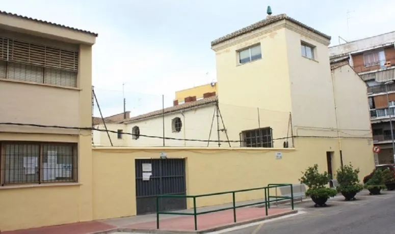 Burjassot reclama a la Generalitat la climatización urgente de sus colegios públicos