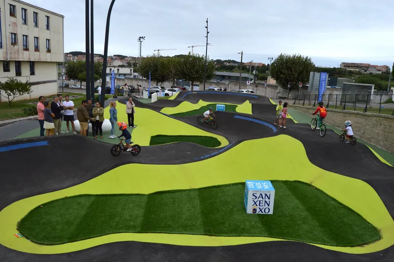 Sanxenxo estrena una pista de pump track en Baltar, ampliando su oferta deportiva