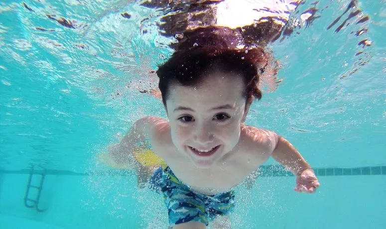 Burjassot abre inscripciones para cursos de natación de verano a precios asequibles