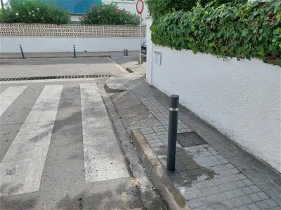 Castelldefels renueva las aceras del Passatge de les Caramelles