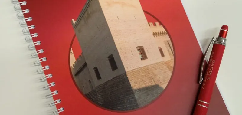 Marcilla lanza merchandising oficial del Castillo para coleccionistas y visitantes