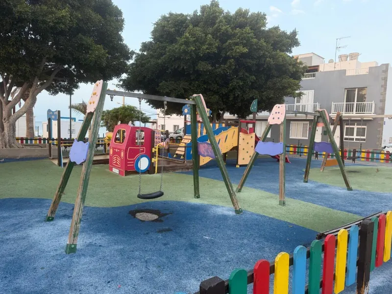 Pájara destina 160.000 euros a la renovación integral del parque infantil de La Lajita