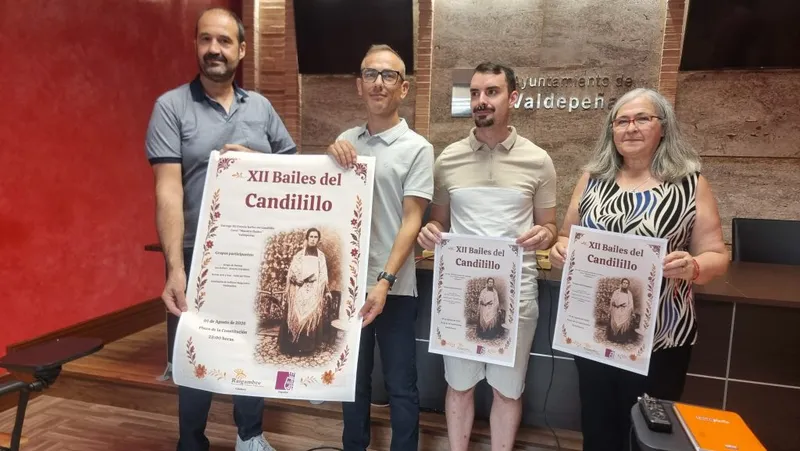 Valdepeñas celebra la XII Muestra de Folclore ‘Bailes del Candilillo’ en la Feria de Agosto